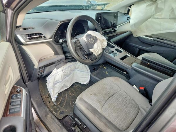 2022 TOYOTA SIENNA LE — CKPT