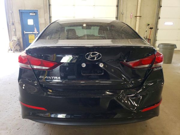 2018 HYUNDAI ELANTRA SE