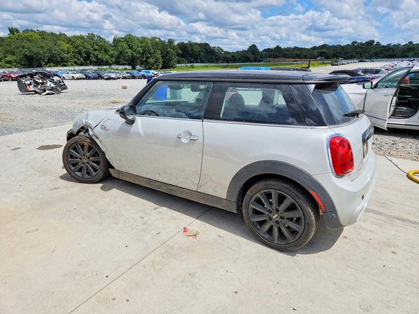 2017 MINI COOPER