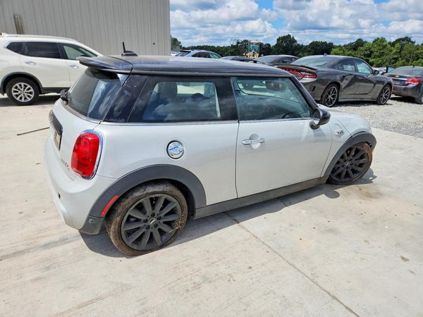 2017 MINI COOPER