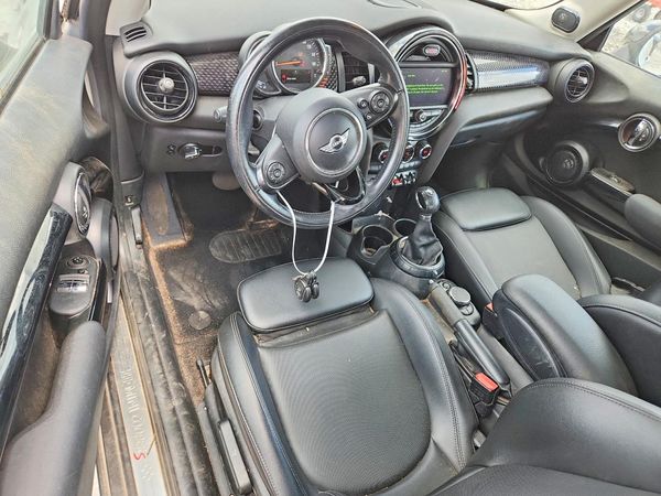 2017 MINI COOPER