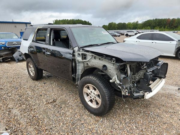 2017 TOYOTA 4RUNNER Ltd/SR5/SR5 Premium — Passenger 3/4