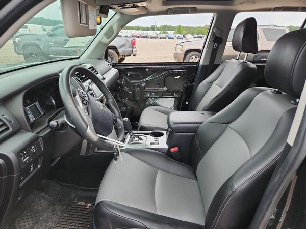 2017 TOYOTA 4RUNNER Ltd/SR5/SR5 Premium — DENT