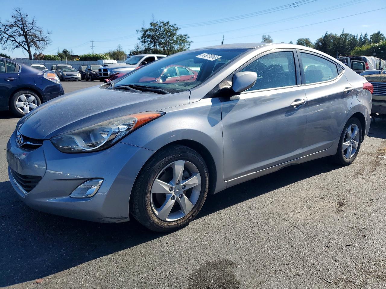 2012 HYUNDAI ELANTRA