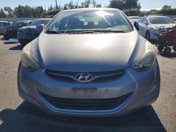 2012 HYUNDAI ELANTRA