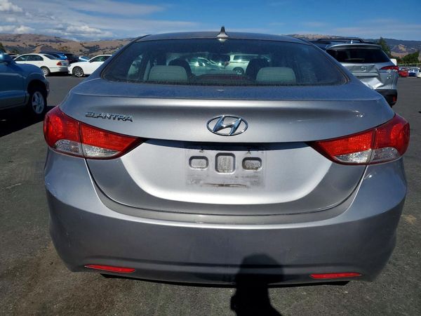 2012 HYUNDAI ELANTRA