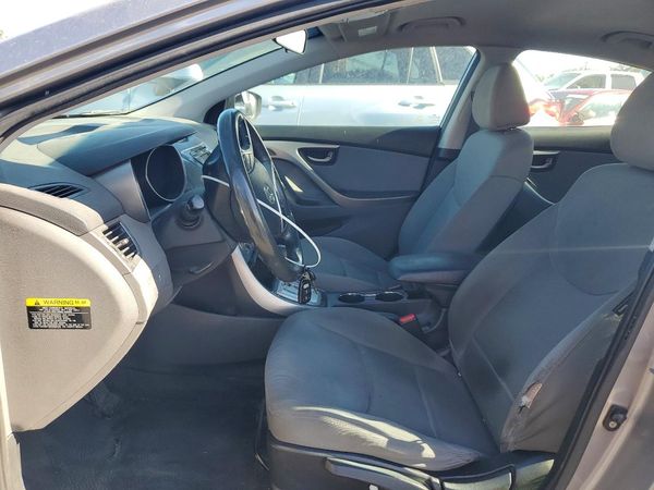 2012 HYUNDAI ELANTRA