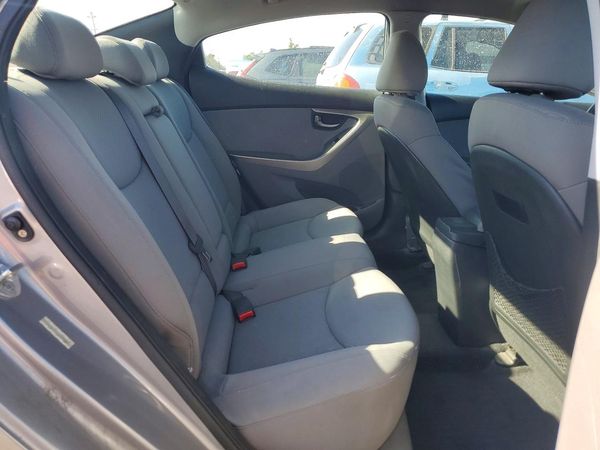 2012 HYUNDAI ELANTRA