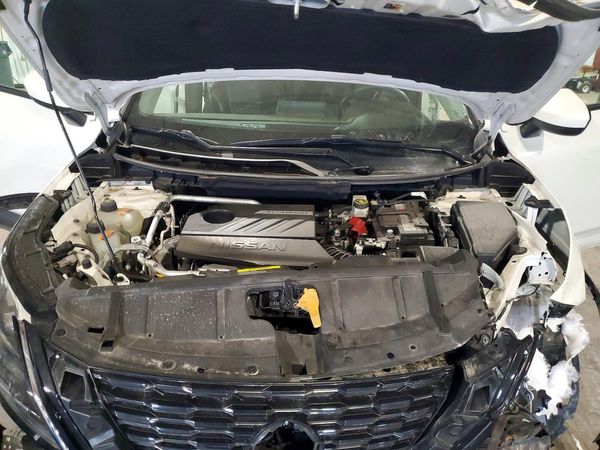 2023 NISSAN ROGUE SV — Engine bay