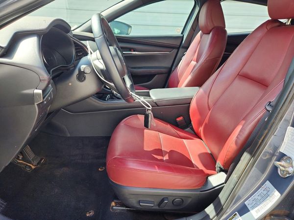 2025 MAZDA 3 Preferred Package — DENT