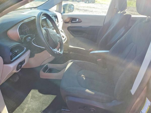 2017 CHRYSLER PACIFICA LX