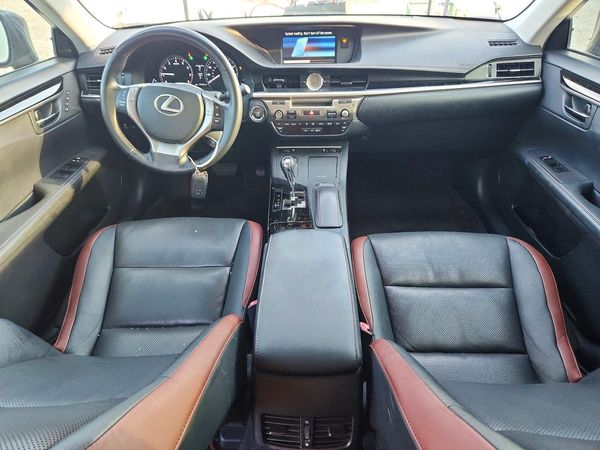 2015 LEXUS ES