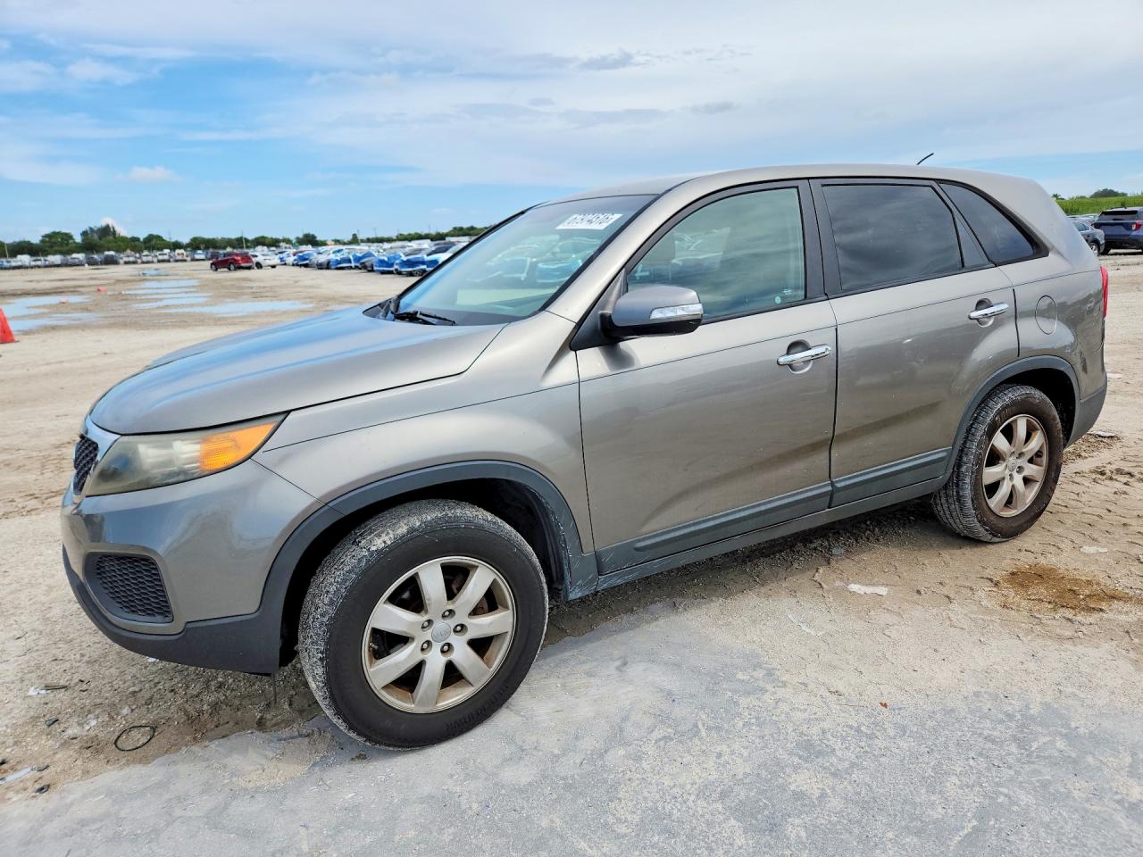 2013 KIA SORENTO Base / LX