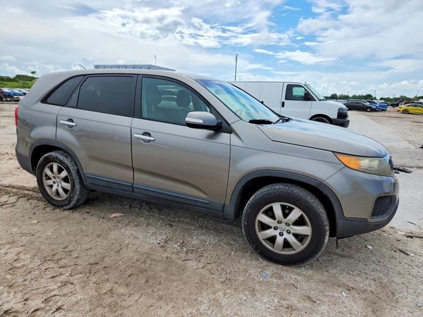 2013 KIA SORENTO Base / LX
