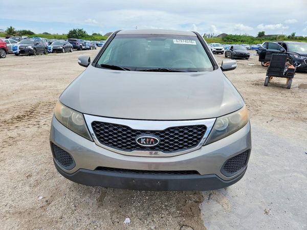 2013 KIA SORENTO Base / LX