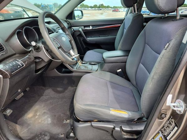 2013 KIA SORENTO Base / LX