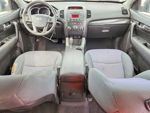 2013 KIA SORENTO Base / LX