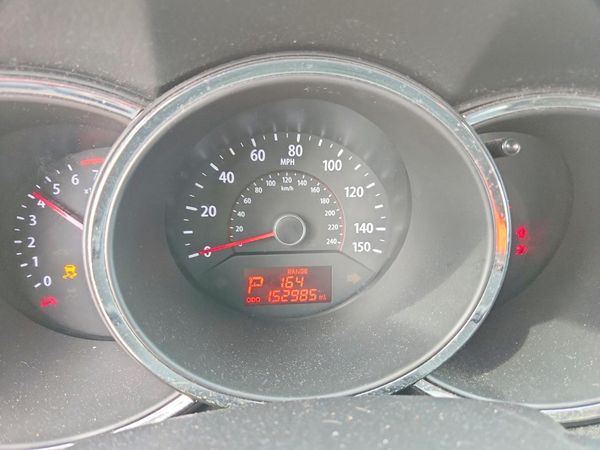 2013 KIA SORENTO Base / LX