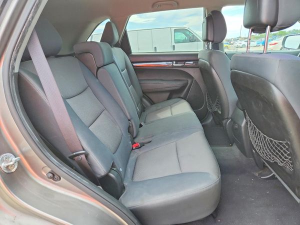 2013 KIA SORENTO Base / LX