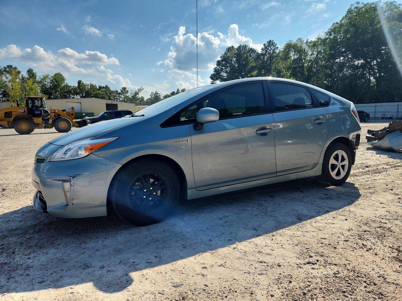 2014 TOYOTA PRIUS — Front 3/4