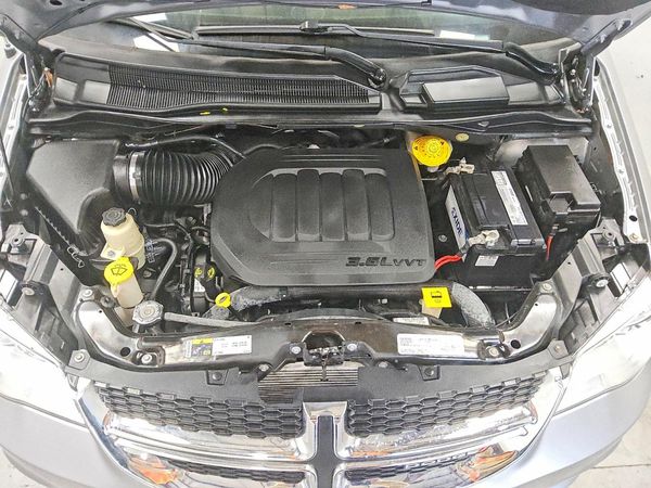 2019 DODGE GRAND CARAVAN SE — Engine bay