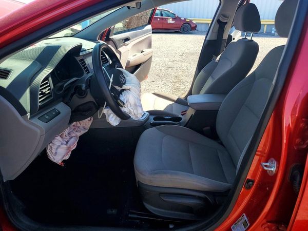 2020 HYUNDAI ELANTRA SE — DENT