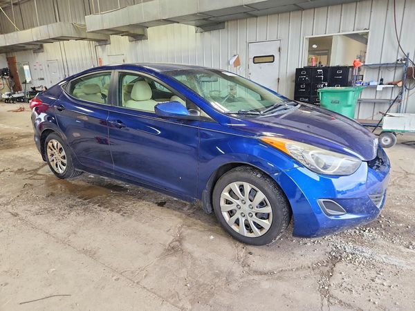 2013 HYUNDAI ELANTRA