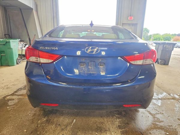 2013 HYUNDAI ELANTRA