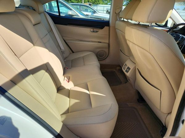 2013 LEXUS ES