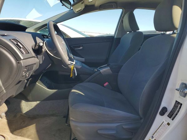 2013 TOYOTA PRIUS — DENT
