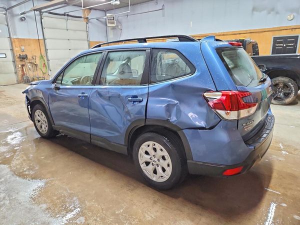 2021 SUBARU FORESTER Base