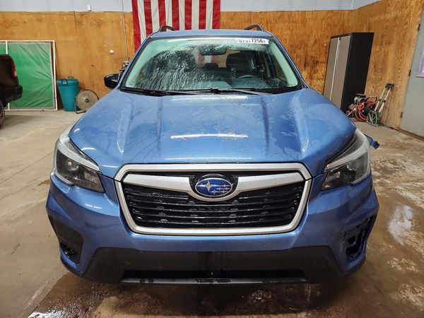 2021 SUBARU FORESTER Base