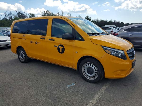 2019 MERCEDES-BENZ METRIS