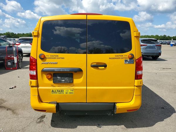 2019 MERCEDES-BENZ METRIS