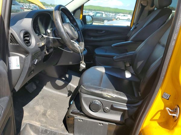 2019 MERCEDES-BENZ METRIS