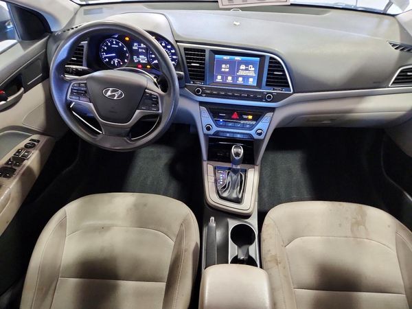 2017 HYUNDAI ELANTRA