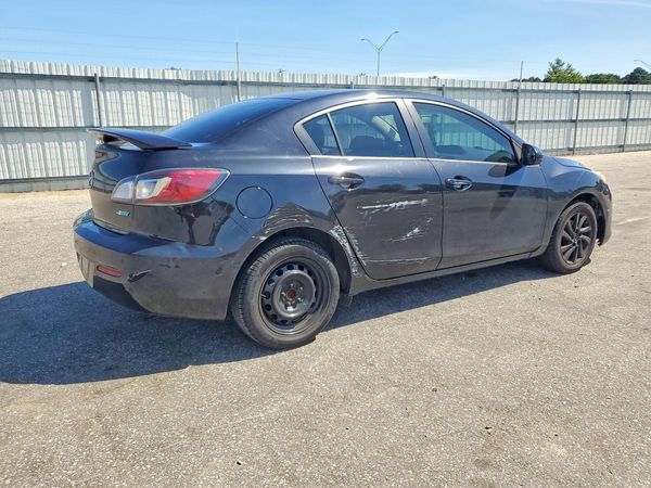 2013 MAZDA 3