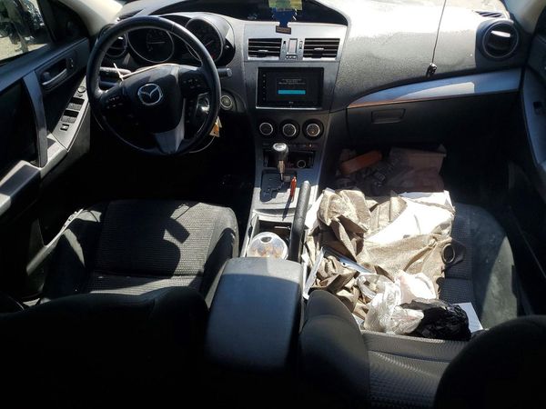 2013 MAZDA 3
