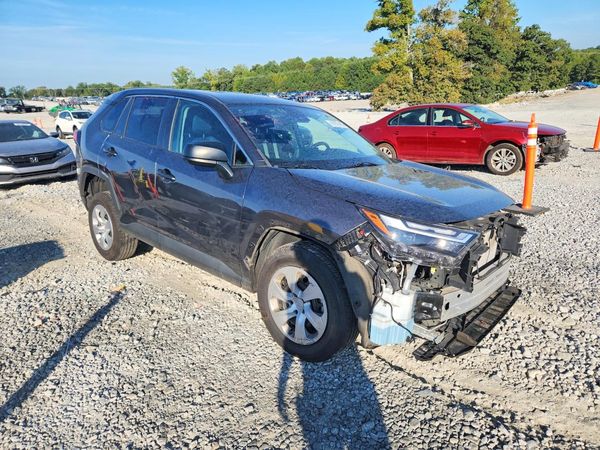 2024 TOYOTA RAV4 LE — Passenger 3/4