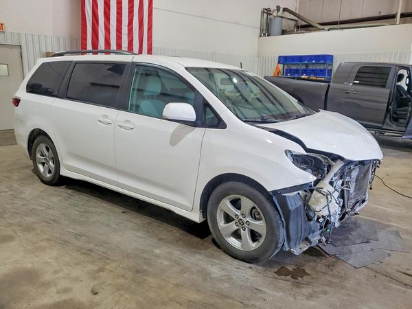 2020 TOYOTA SIENNA E grade