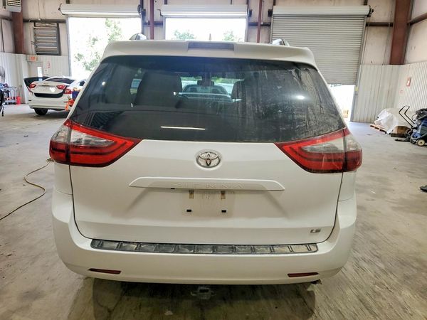 2020 TOYOTA SIENNA E grade