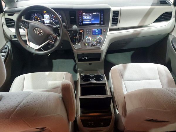 2020 TOYOTA SIENNA E grade
