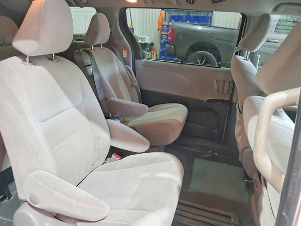 2020 TOYOTA SIENNA E grade