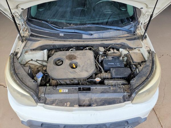 2014 KIA SOUL GLS(PLUS) — Engine bay