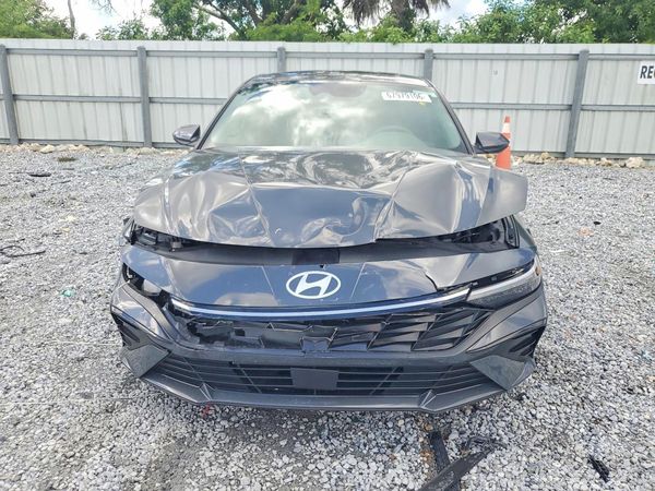2024 HYUNDAI ELANTRA