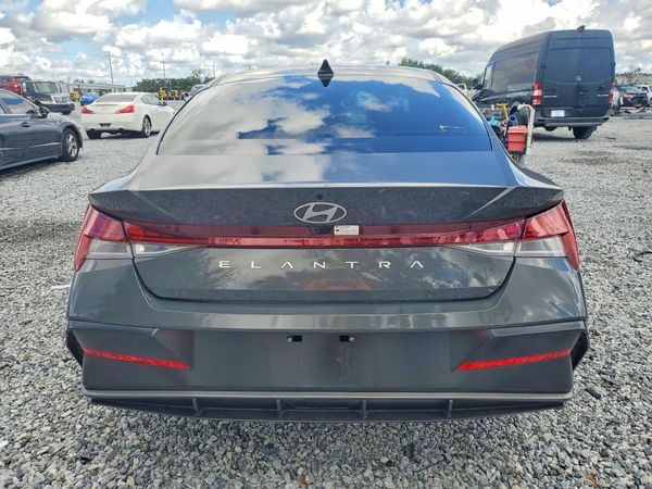2024 HYUNDAI ELANTRA