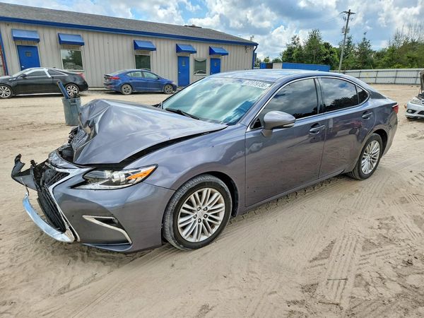 2017 LEXUS ES