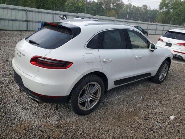 2015 PORSCHE MACAN