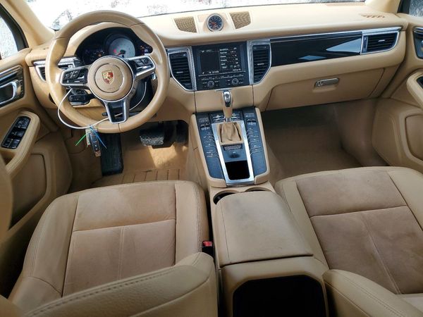 2015 PORSCHE MACAN