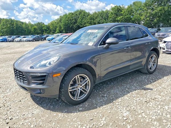 2015 PORSCHE MACAN